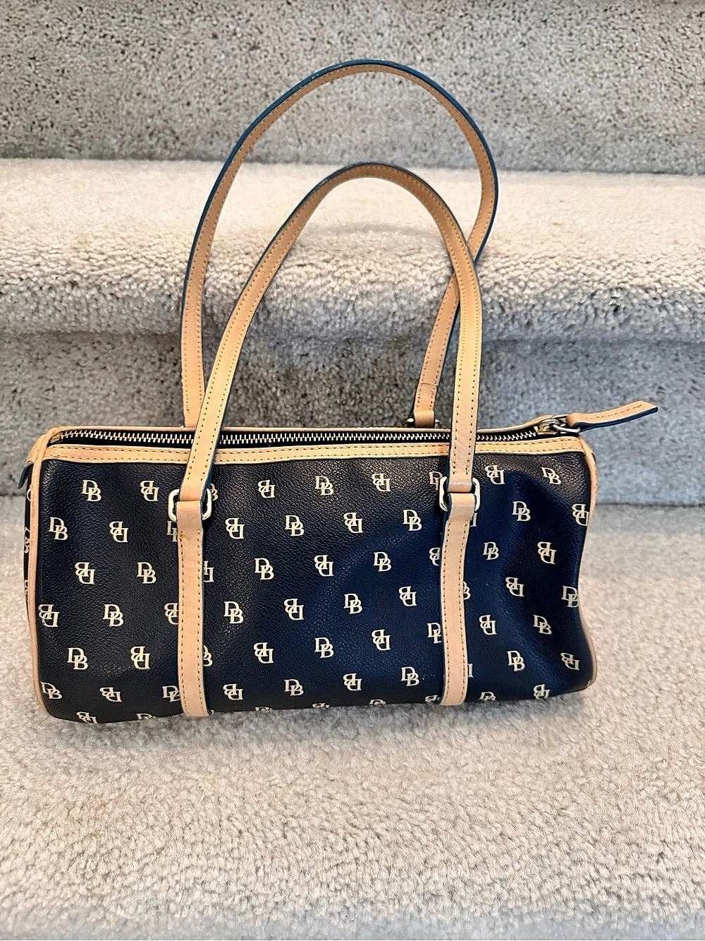 Dooney & Bourke DB 75 Monogram Barrel Bag Black & Tan - Picture 2 of 9